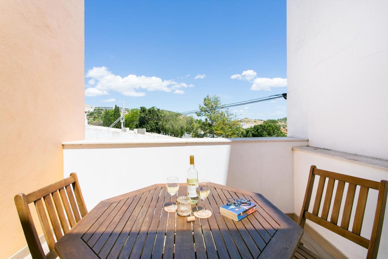 Casa Amarela Guesthouse Albufeira Luaran gambar